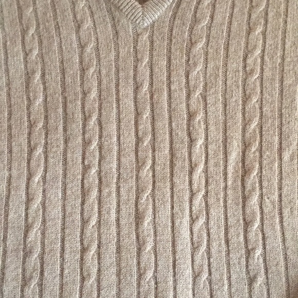 Vintage cable knit sweater.... - Picture 3 of 5